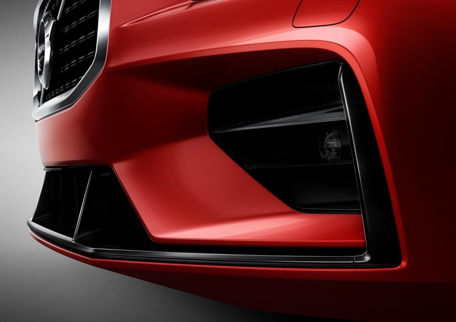 Детали экстерьера Volvo S60 T6 R-Design 2018 года  (WW) (фото 49 из 63)